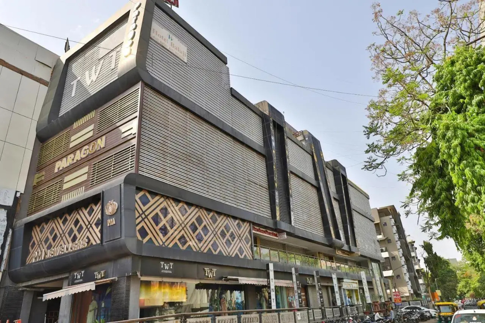 OYO Premium Law Garden C G Road