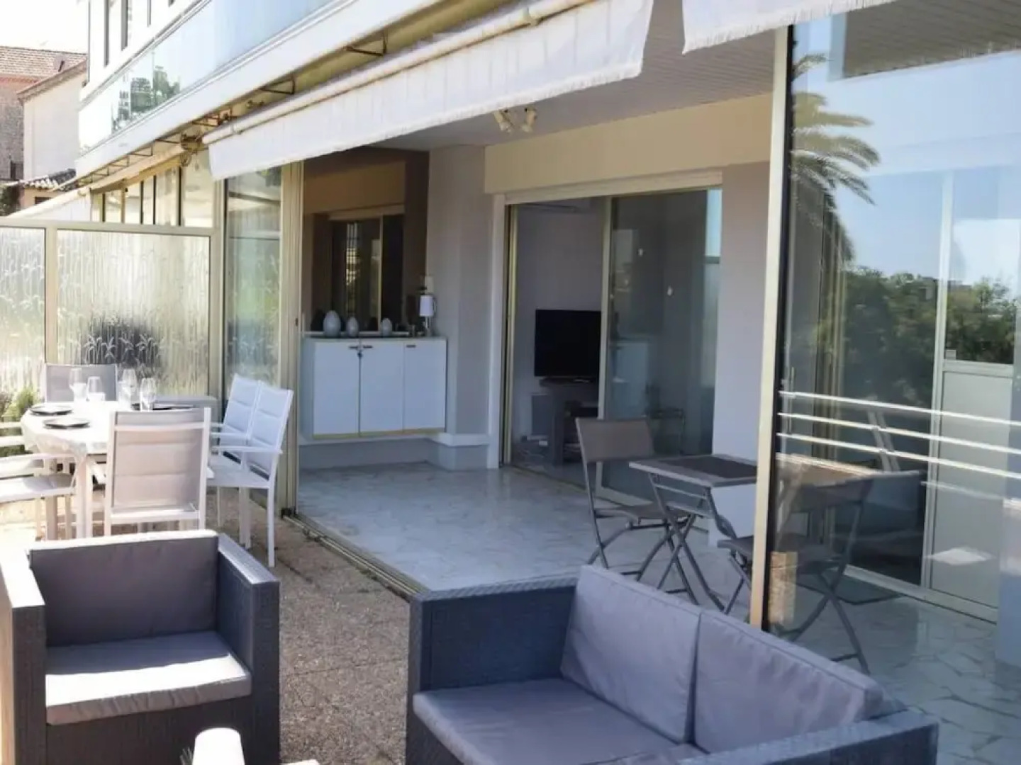 Sea View in Golfe-juan Near Cannes Beach