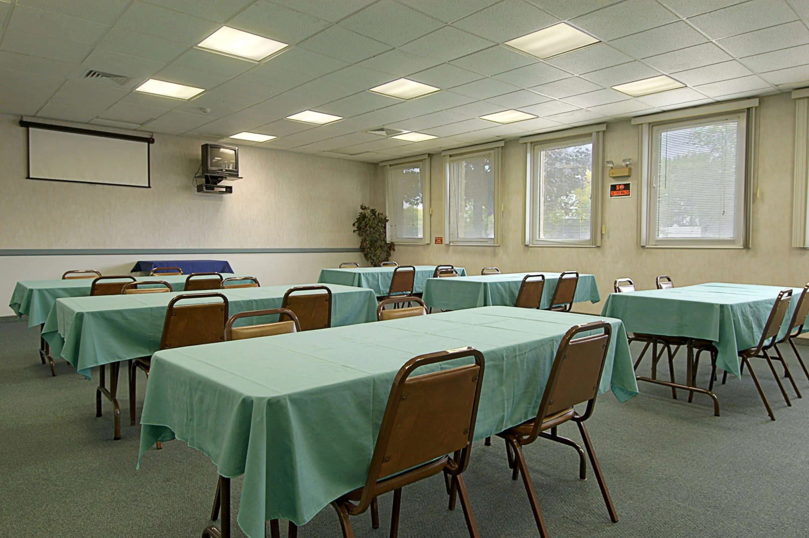 Super 8 by Wyndham Plattsburgh