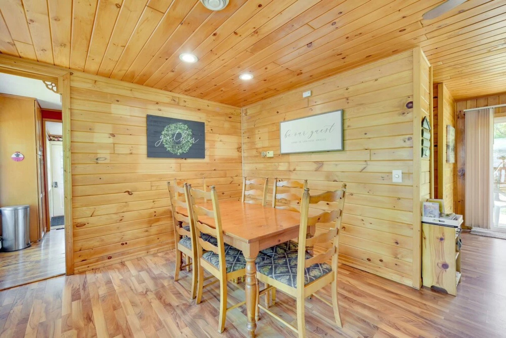 Lakefront Wisconsin Home - Deck, Fire Pit & Kayaks