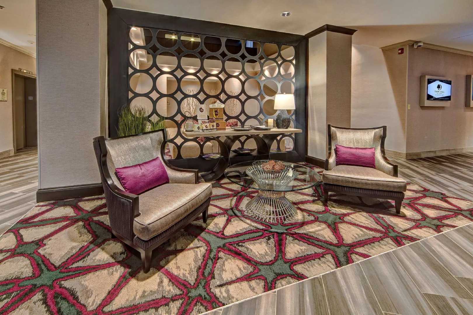 DoubleTree by Hilton Hotel Decatur Riverfront