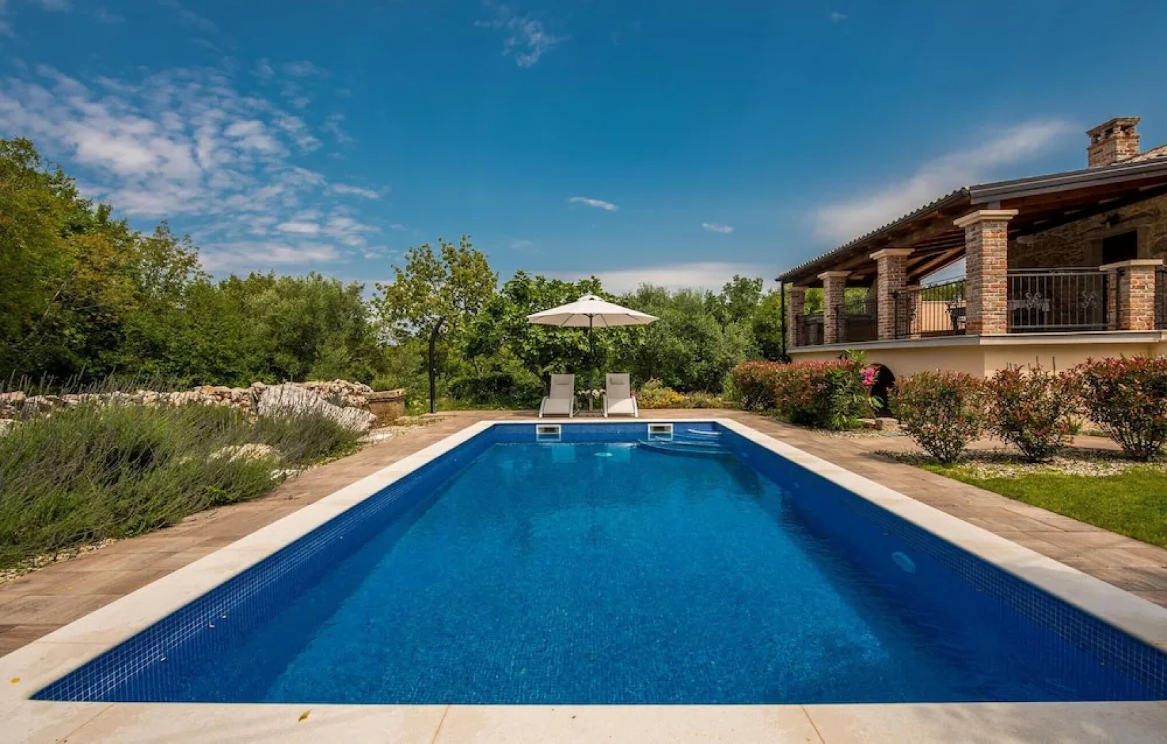 Beautiful Home in Svet Vid Dobrinjski With Wifi and 2 Bedrooms