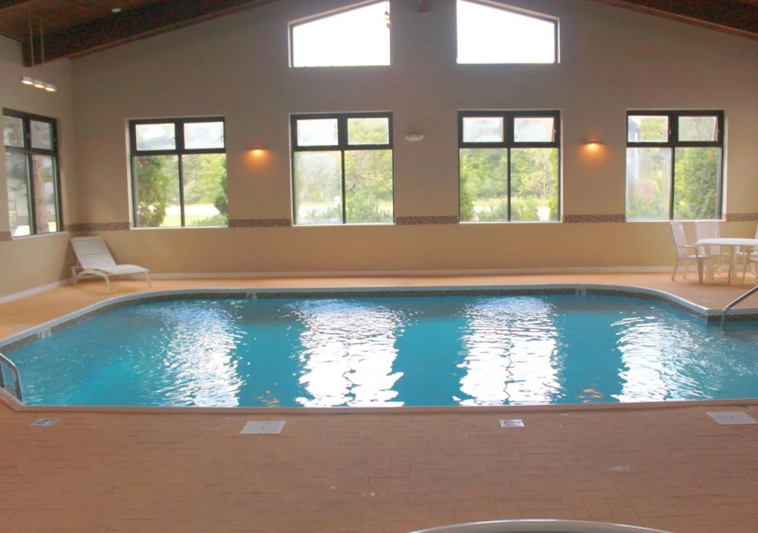 Lexington Inn & Suites NW Chicago Elgin