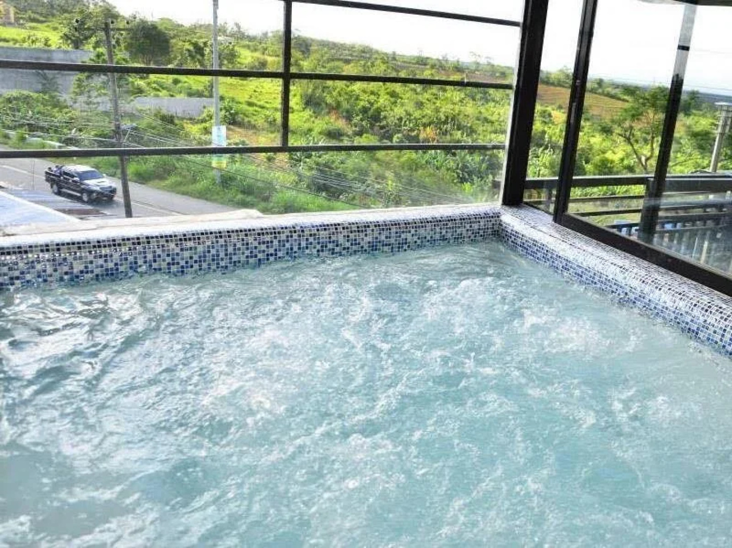 El Renzo Hotel Tagaytay