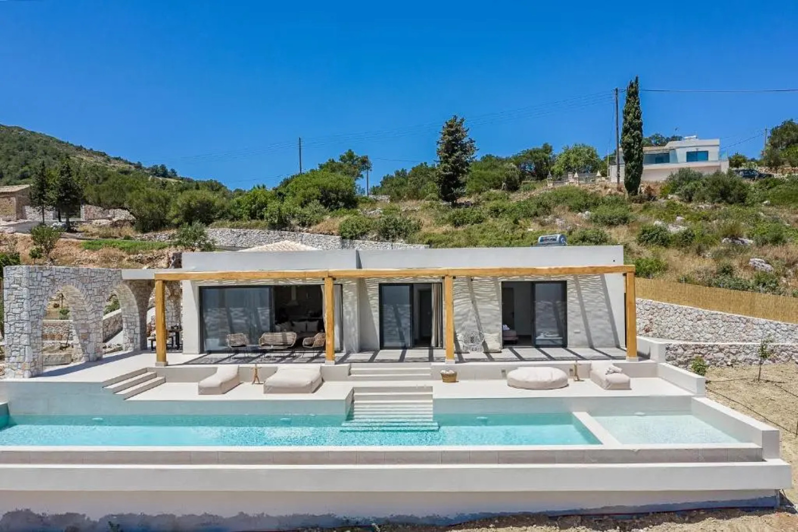 SUOLO di GIOIA Villa with magnificent sea view and infinity pool 18*4m