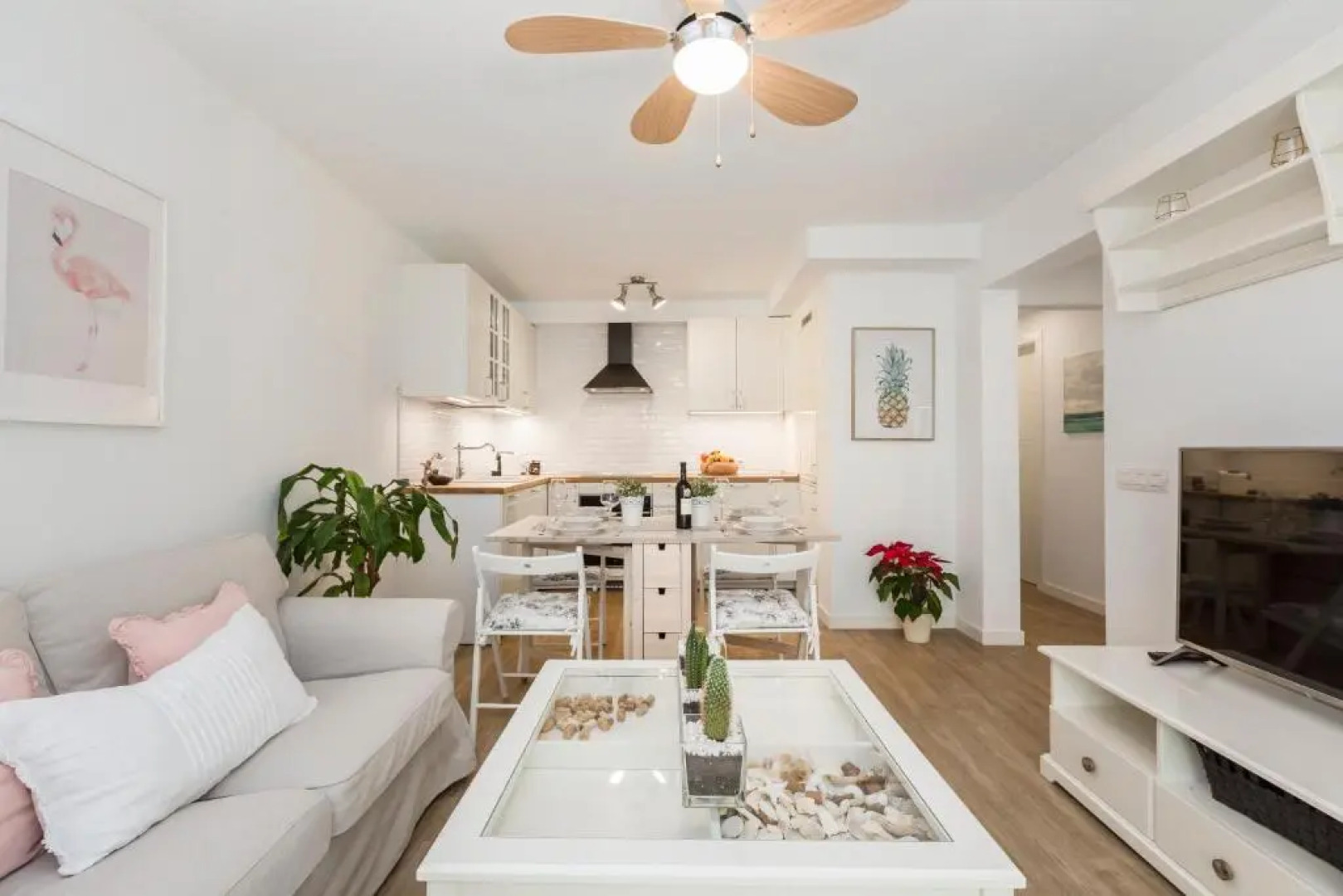 Flower Beach Suite 20