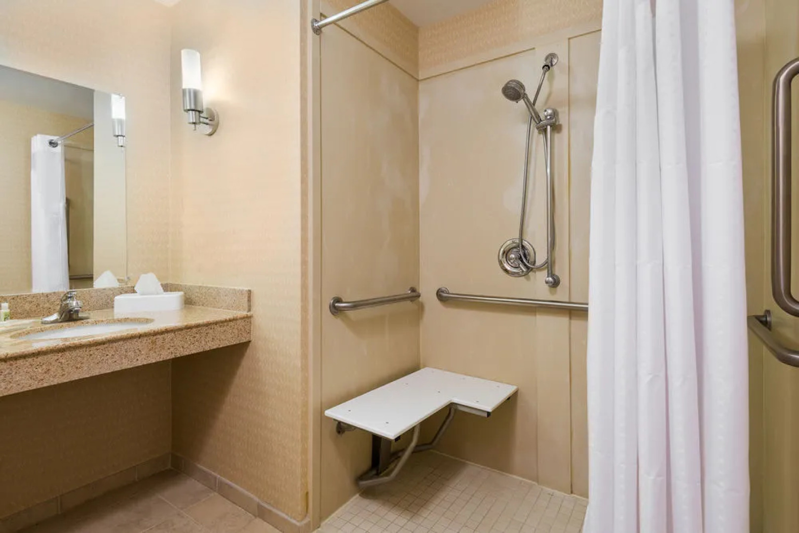 DoubleTree by Hilton Richmond Airport