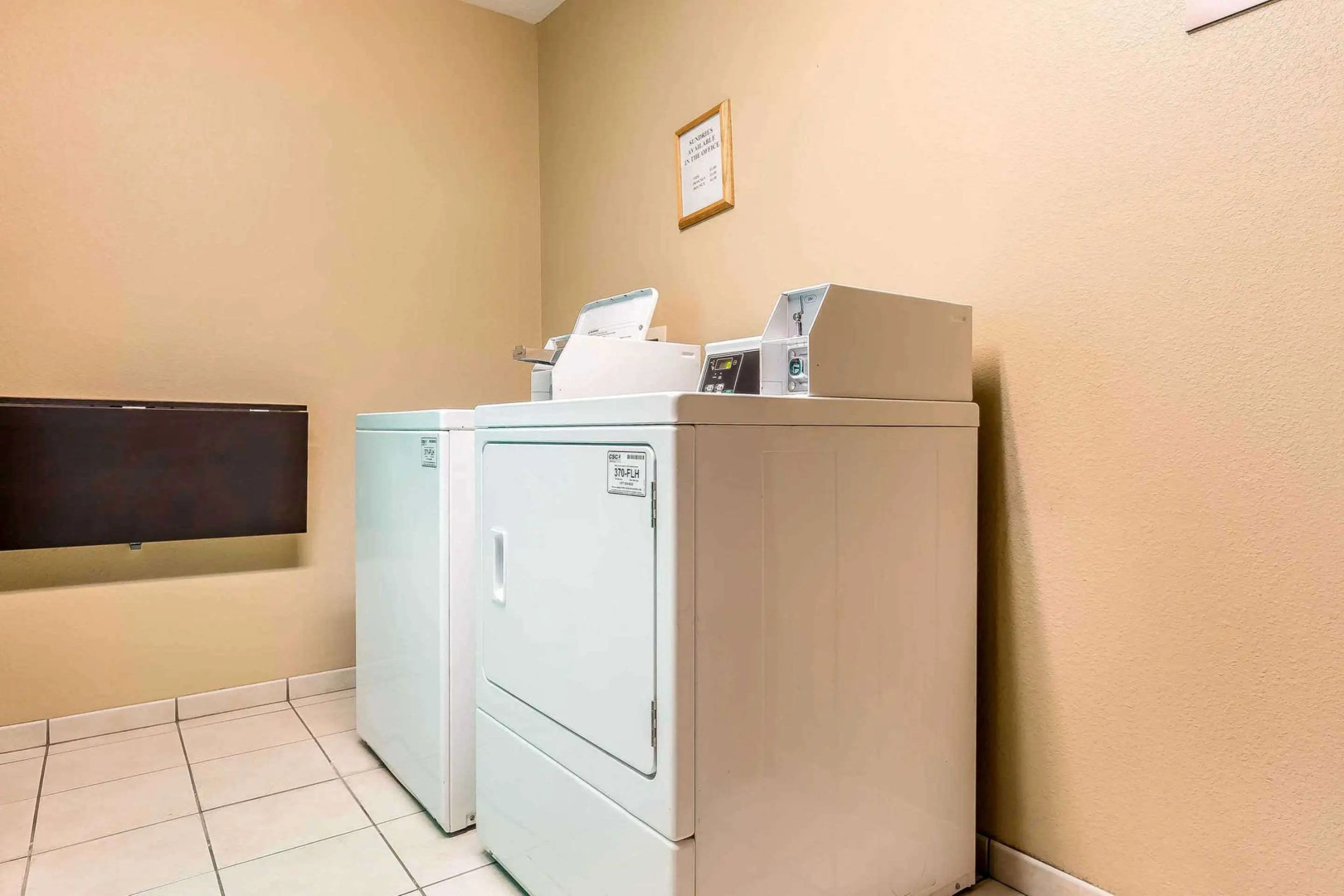 Comfort Inn & Suites East Moline near I-80