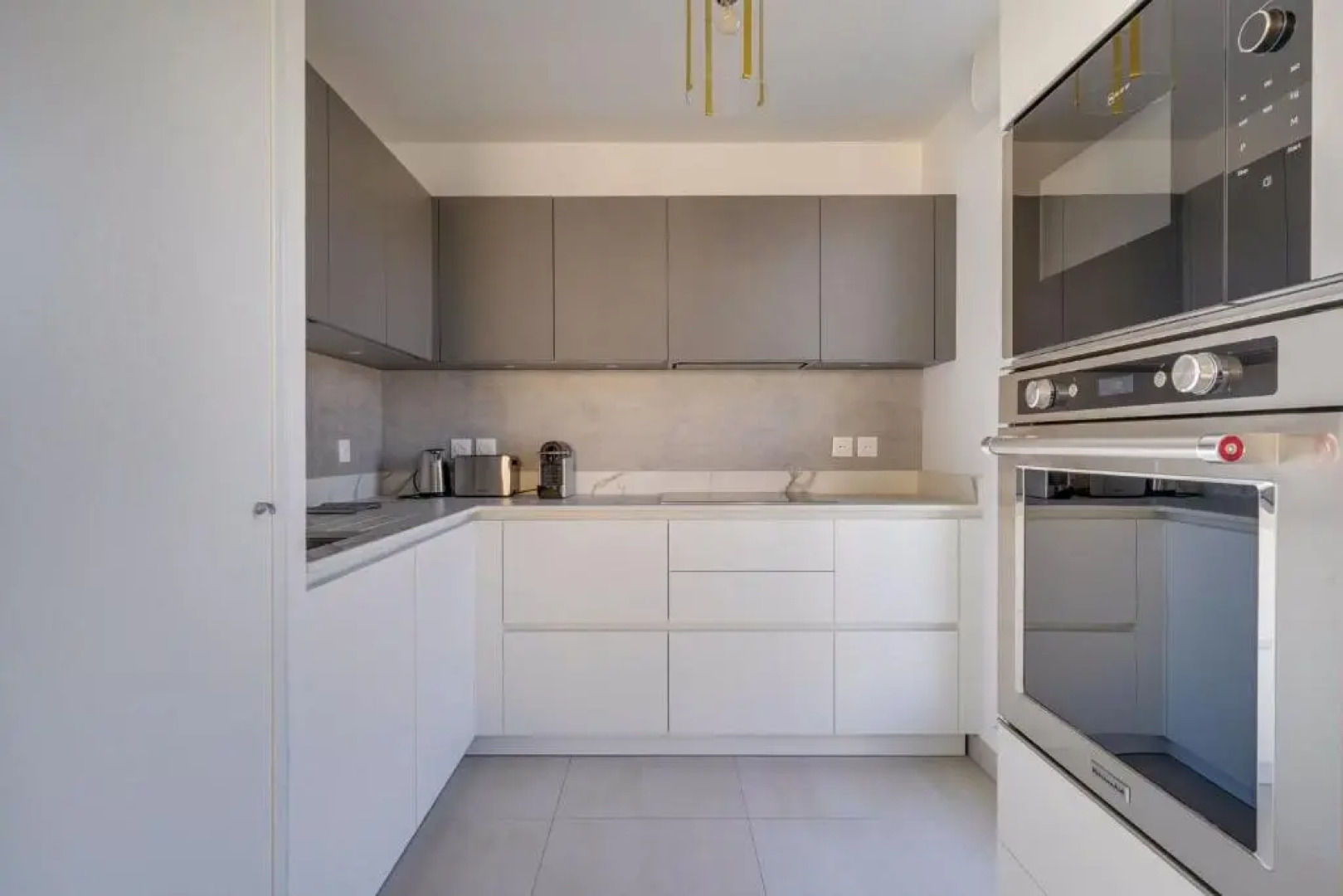 New apartment with terrace and parking