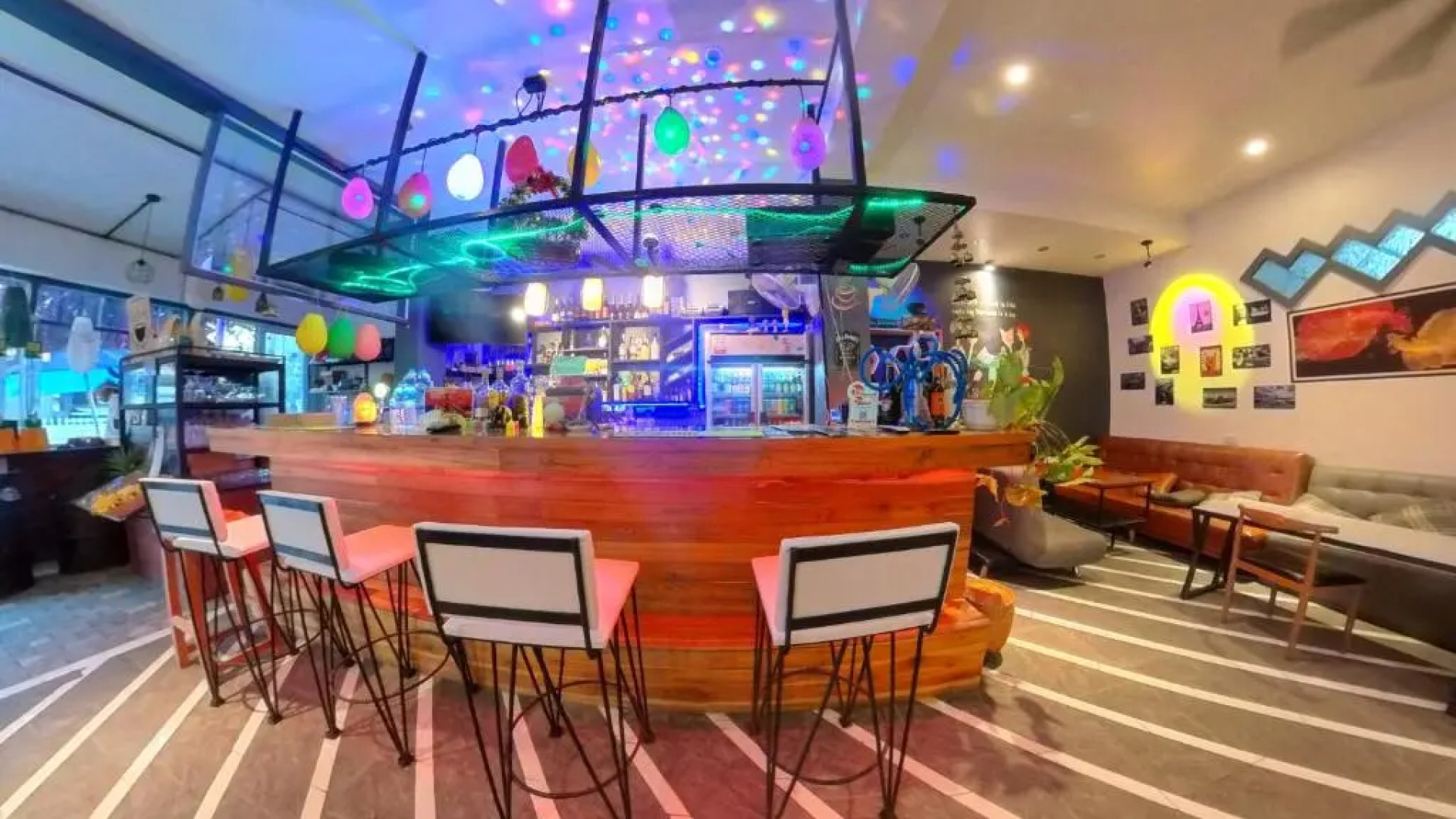 Faraway Suites - Hostel