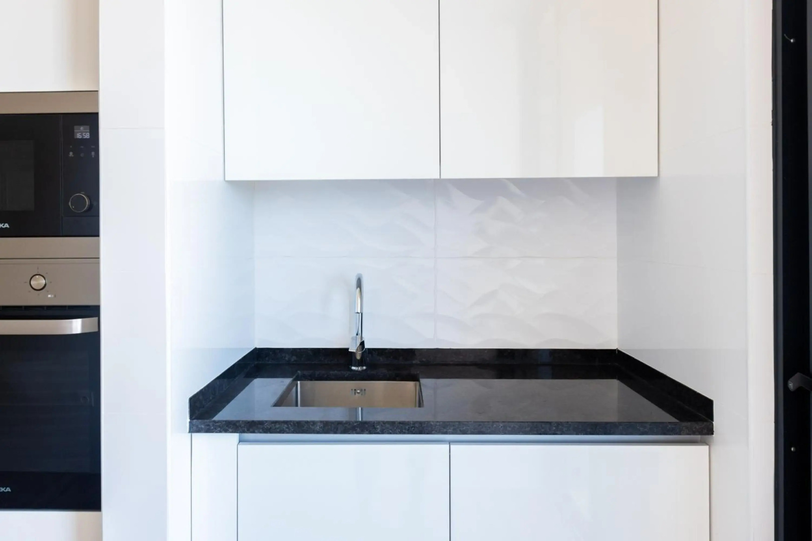 3 bdr aprt, stunning seaview, rooftop pool - LCGR