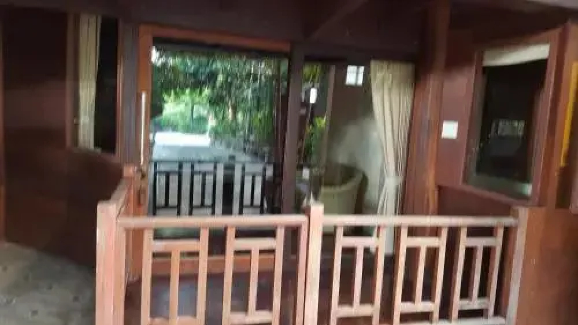 Ruean Mai Chai Khlong