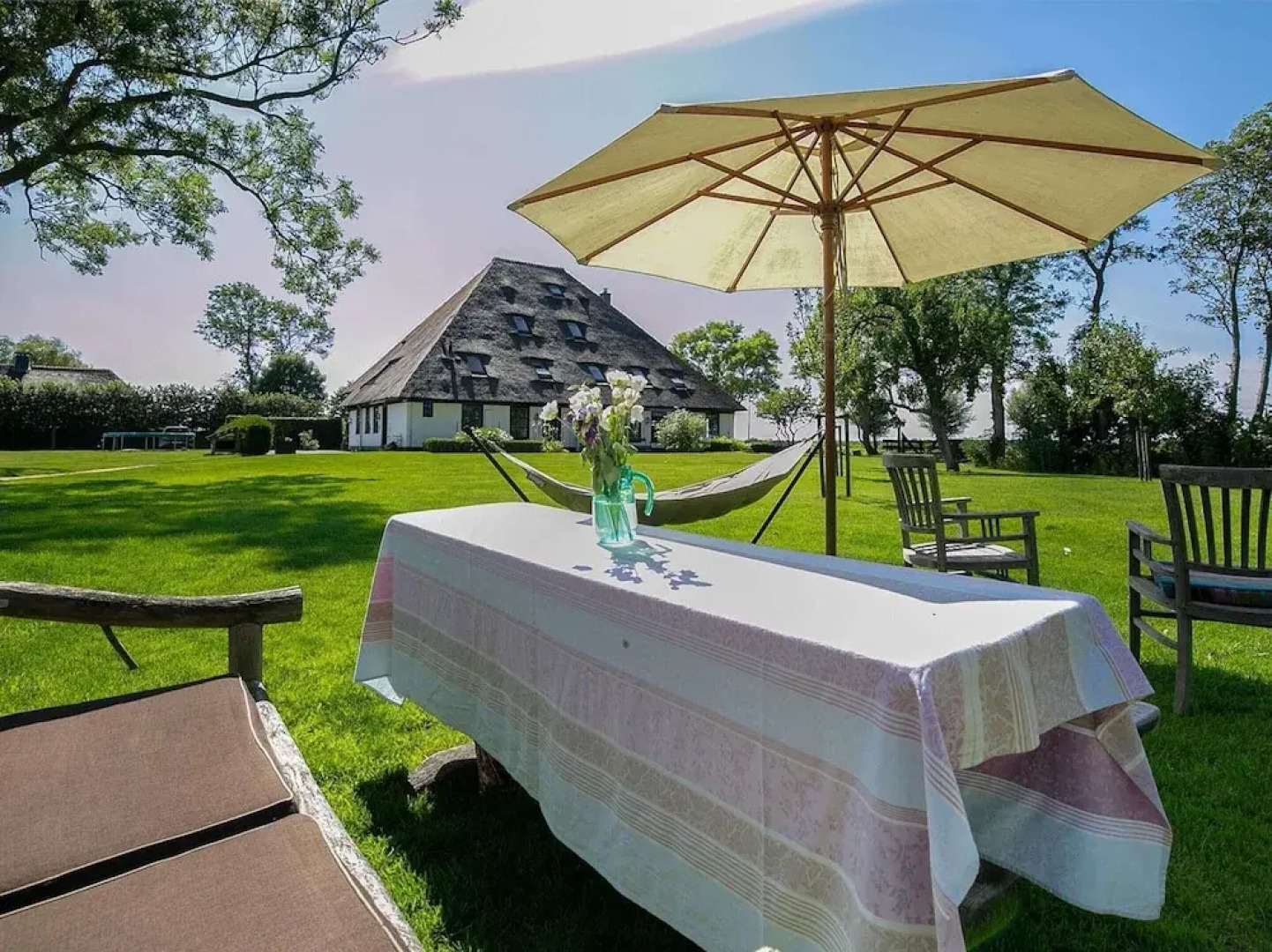 Spacious Holiday Home De Pauwenhof