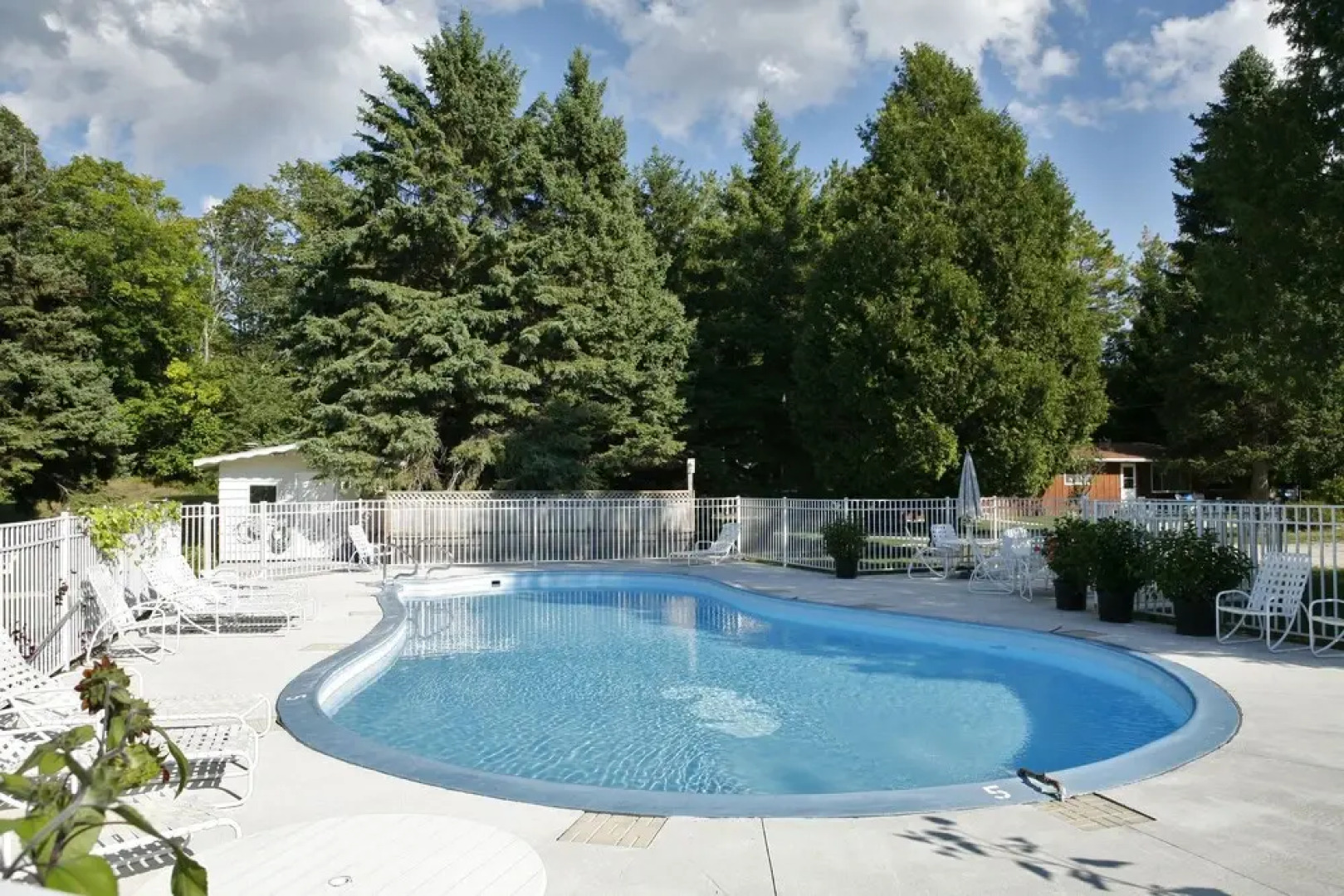 Peninsula Park-View Resort