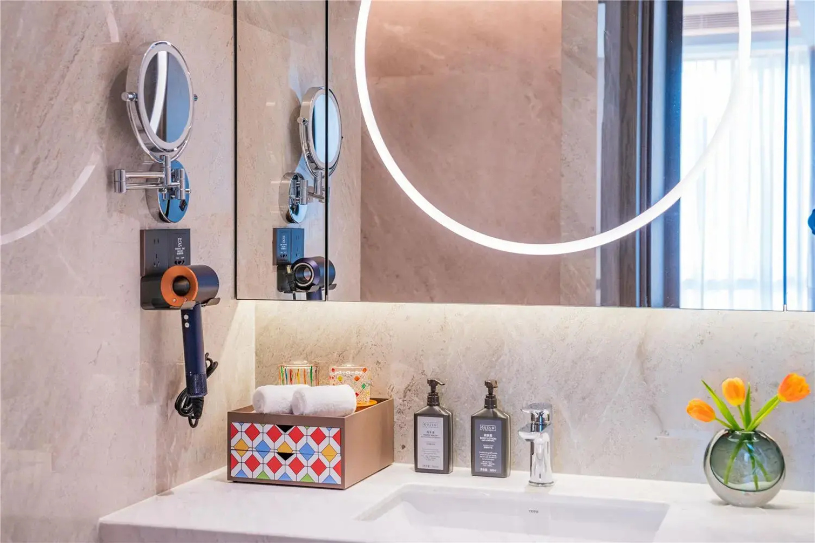 Yuexiu Hotel Guangzhou,Curio Collection by Hilton