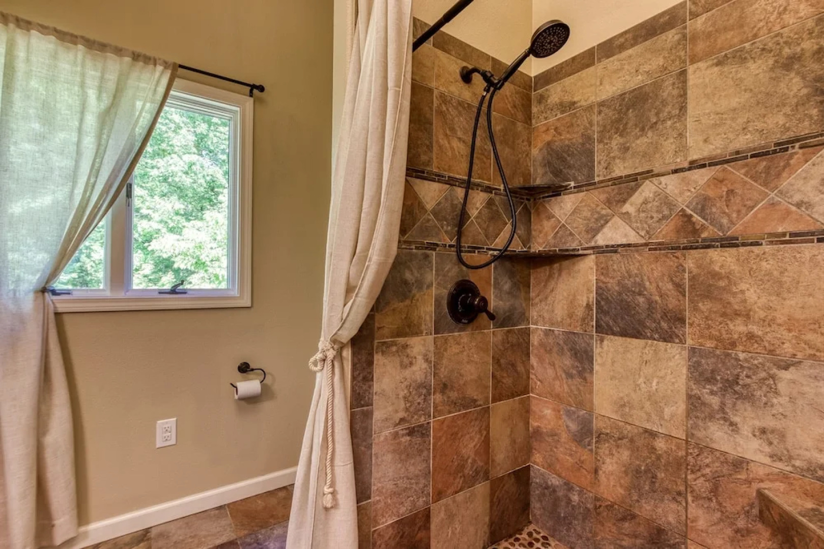 Deer & Doe by HoneyBearCabins