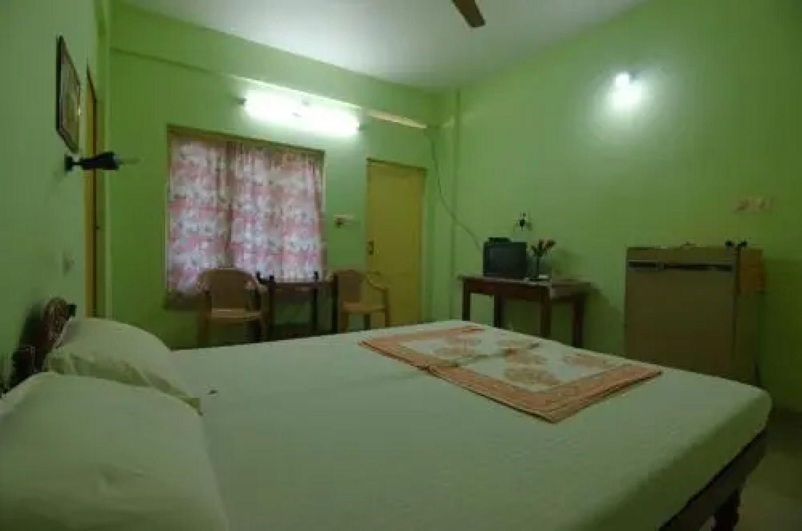 Shirleys Beach Hotel