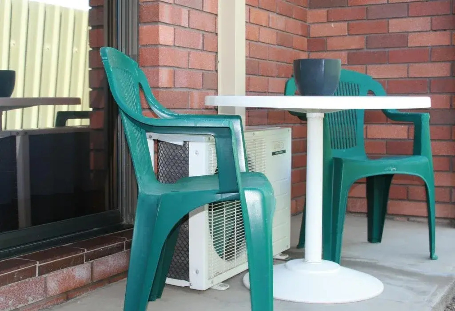 The Plains Motor Inn