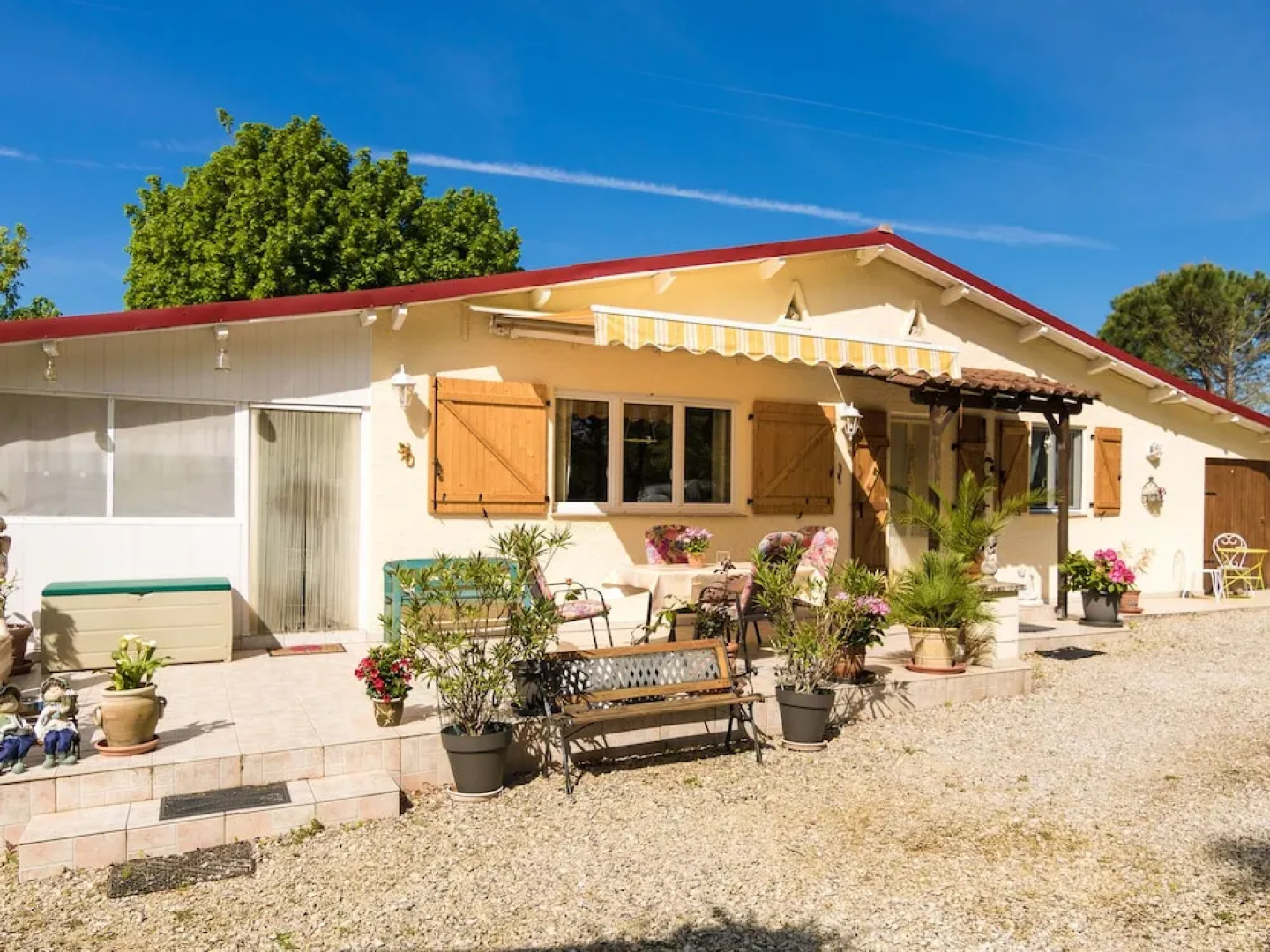Sunlit Bungalow With Private Pool in Nadaillac-de-rouge