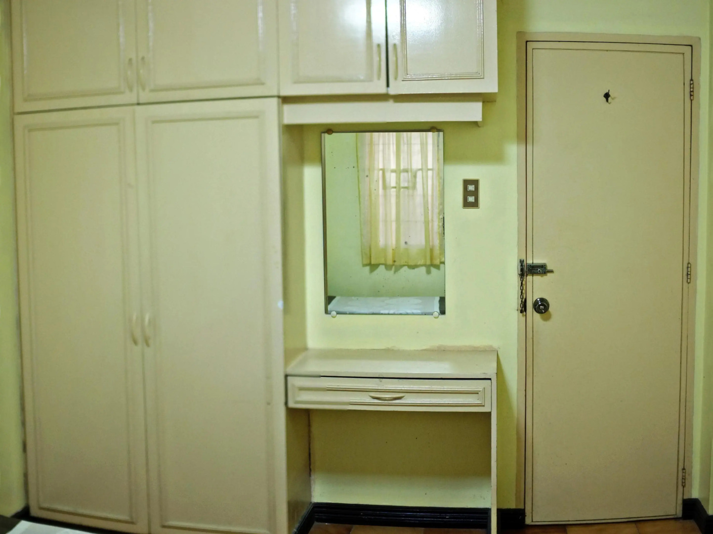 Chateau Veronica Apartelle