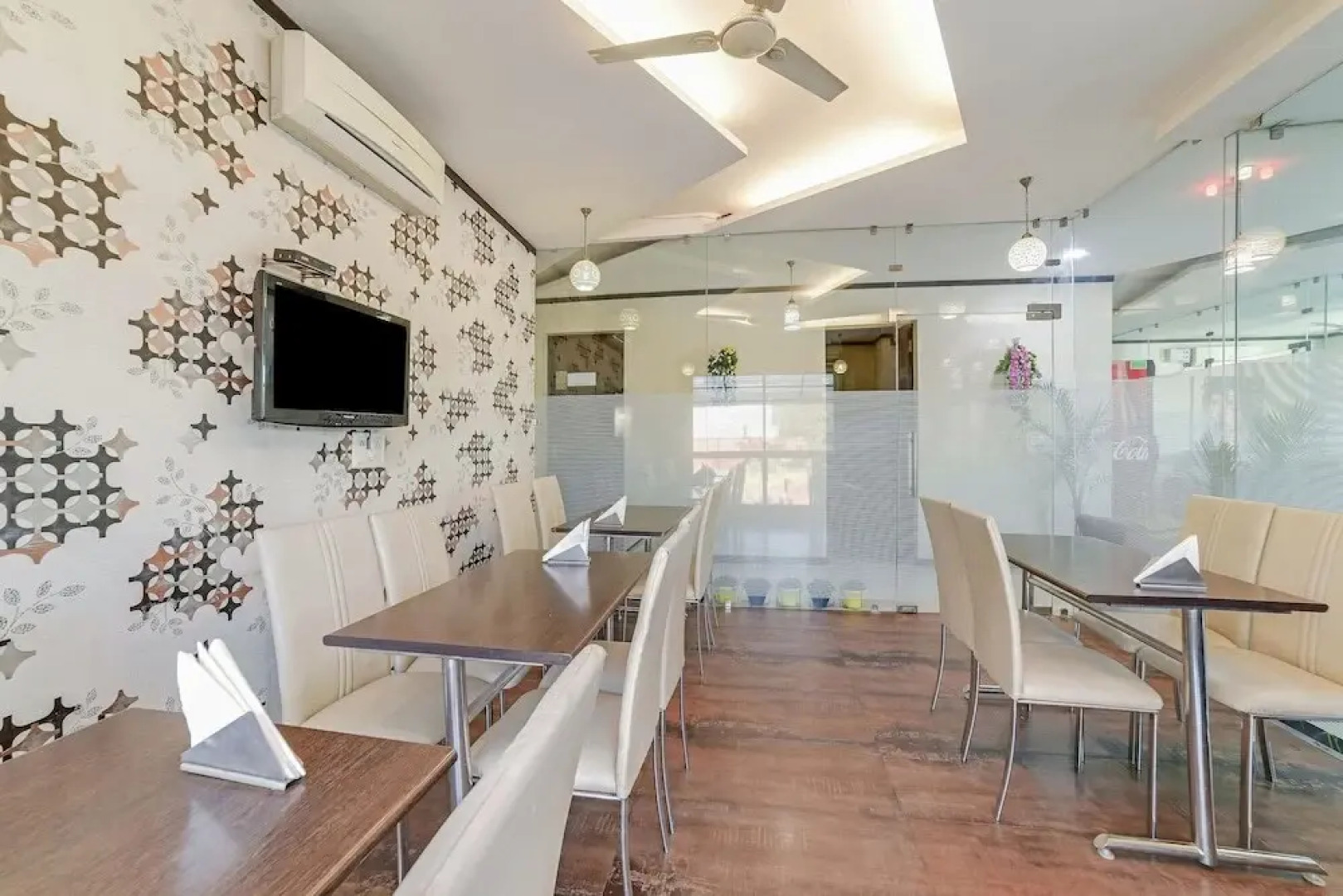 Wind Cross By OYO Rooms