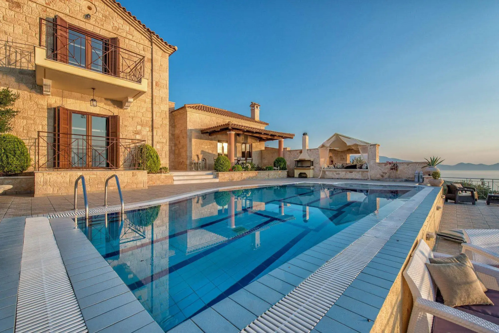 Emerald Deluxe Villas