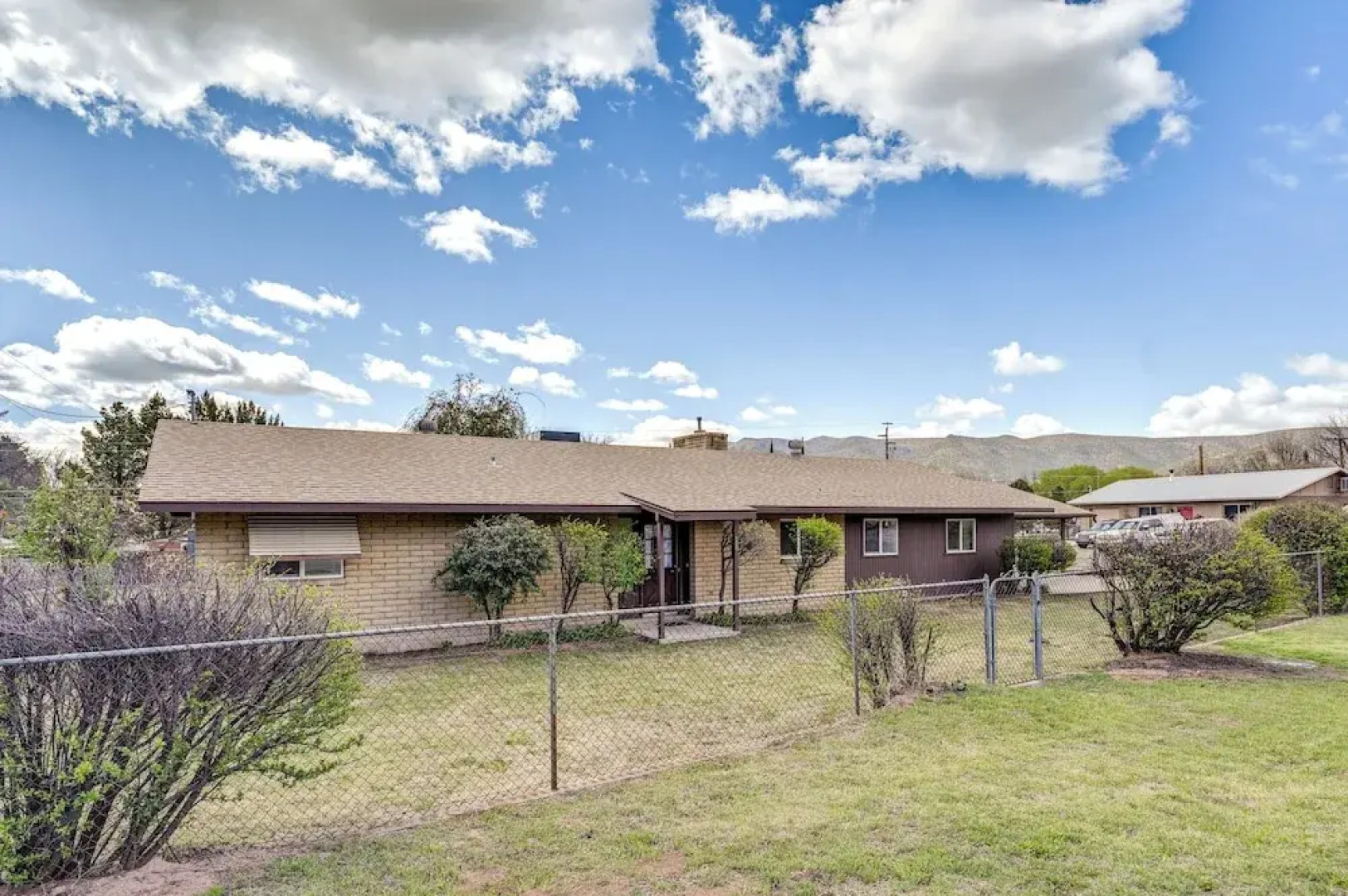 Pet-friendly Camp Verde Home w/ Gas Grill!