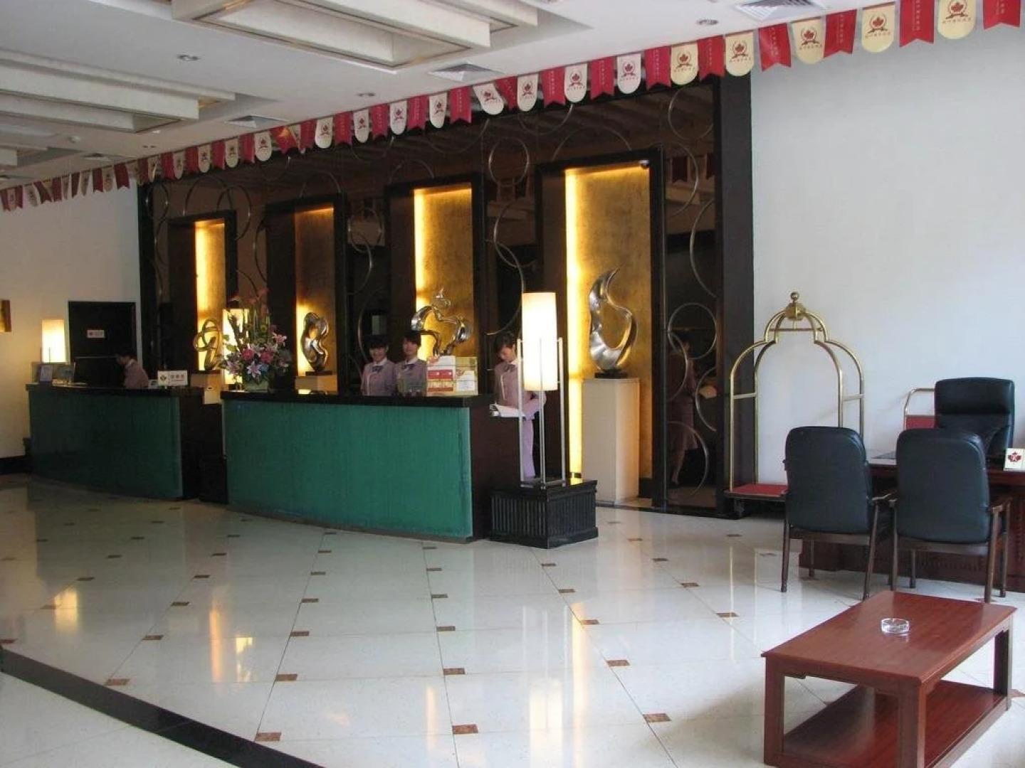 Maple Leaf International Hotel