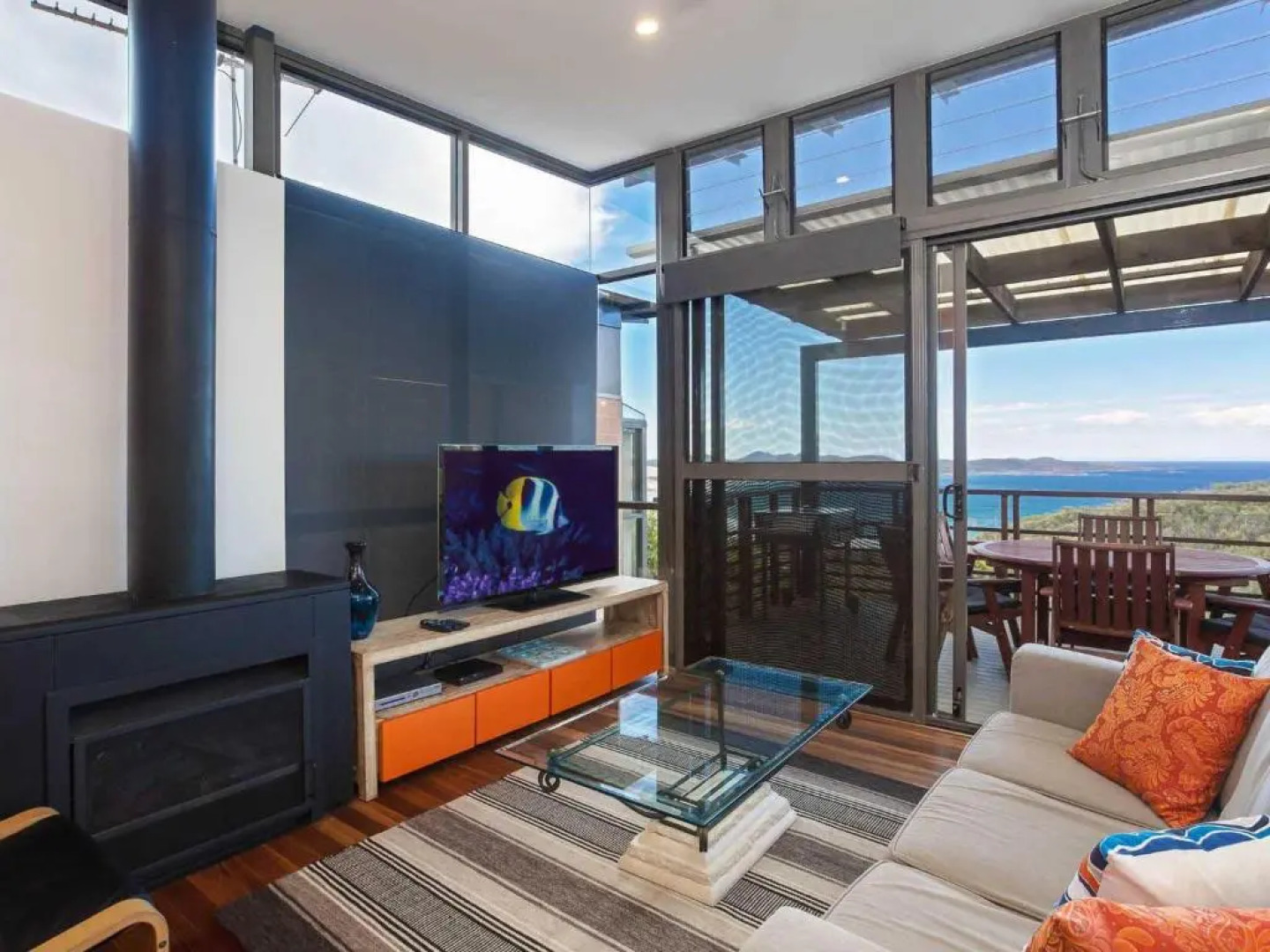 Beach House 7' 26 One Mile Close - air conditioned, wifi, foxtel, linen