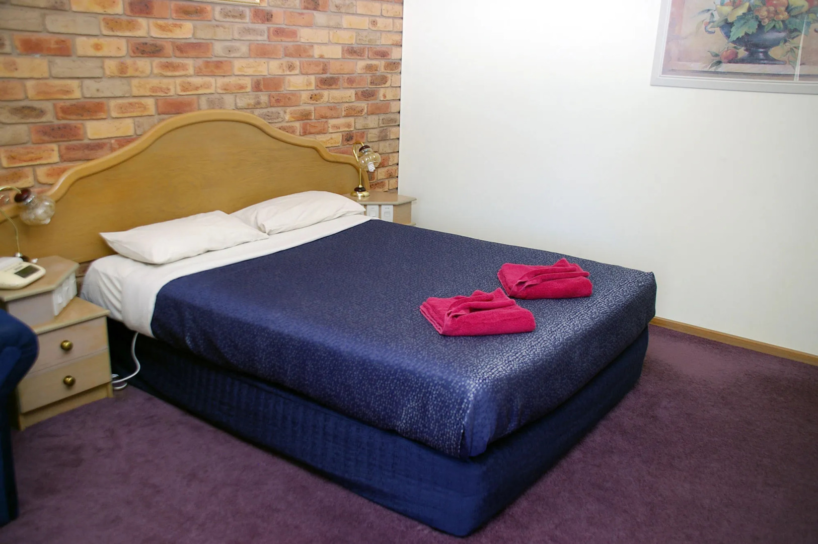 Pines Country Club Motor Inn