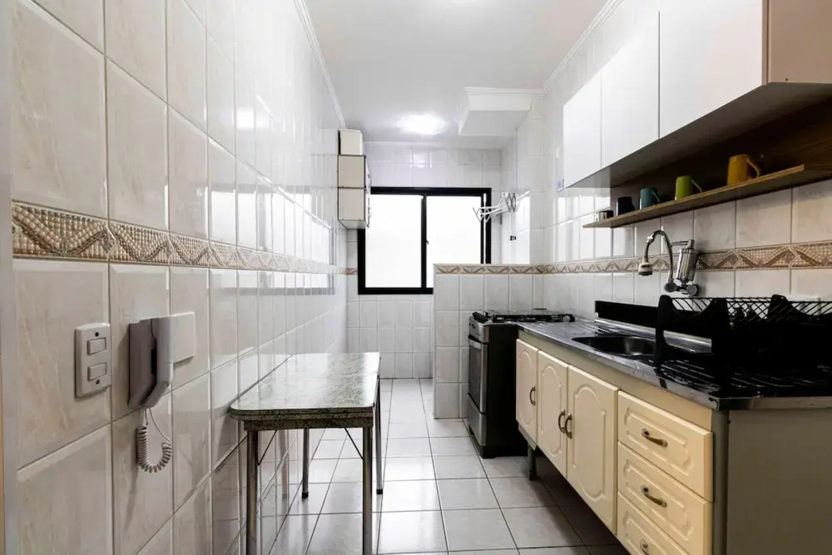 Apto com Excelente Localiza o a 50m da Praia