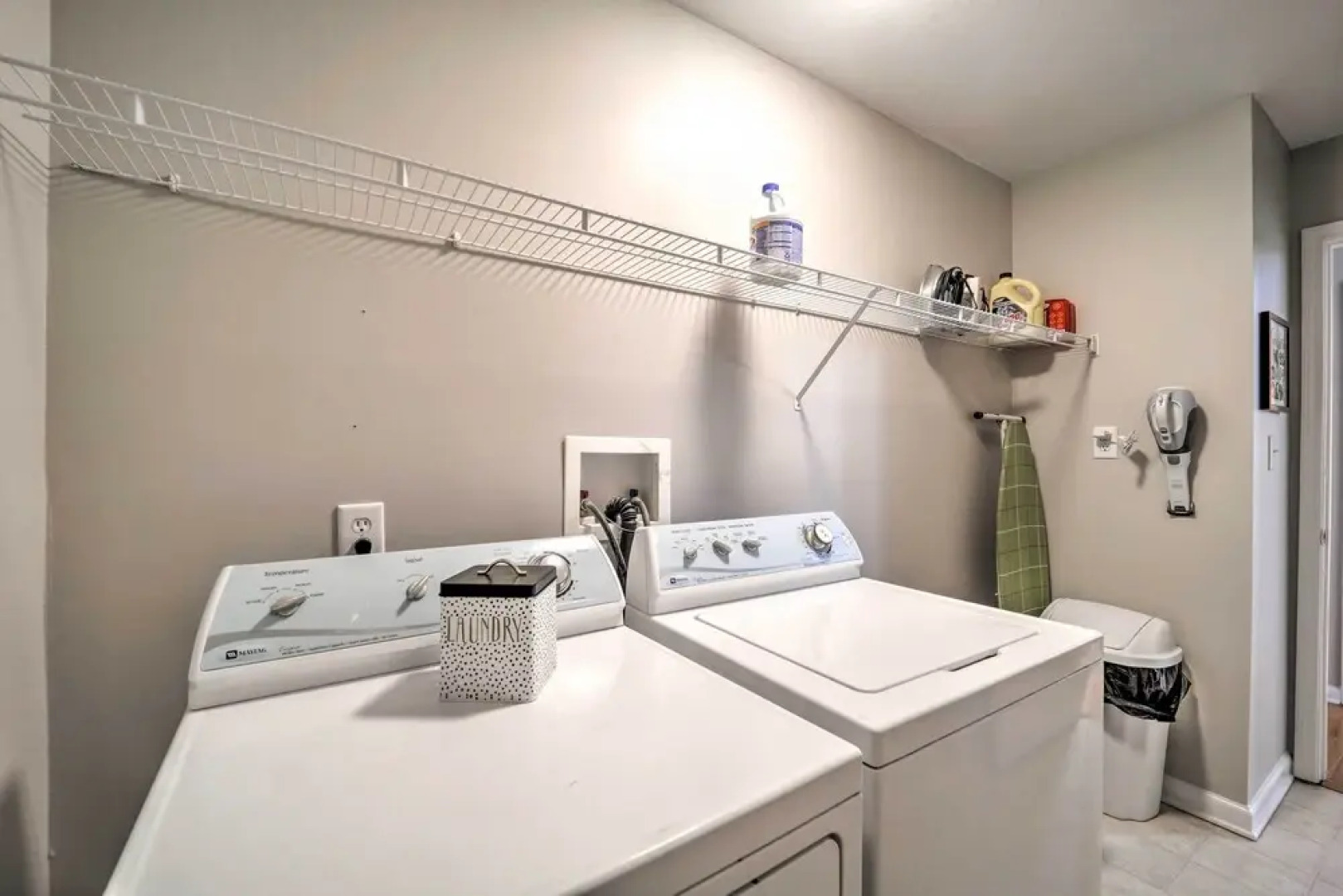 Hot Tub & Deck: Beech Mountain Family Cabin