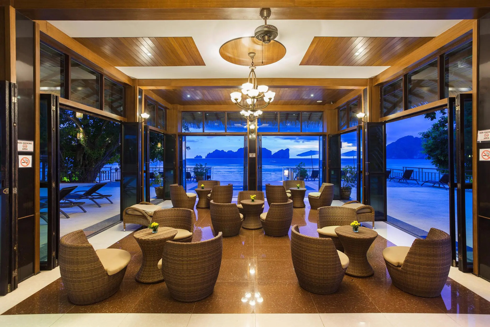 Phi Phi Long Beach Resort & Villa