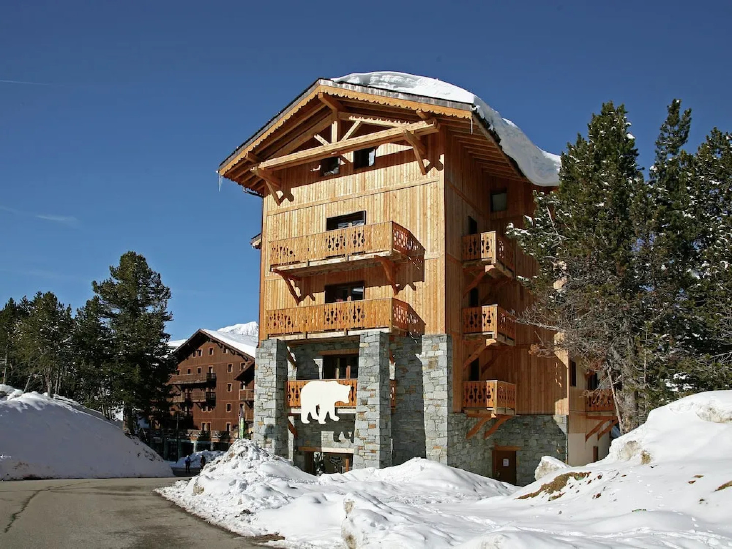 Cozy Rustic Apartment With a Fireplace and Wi-fi in Arc 2000