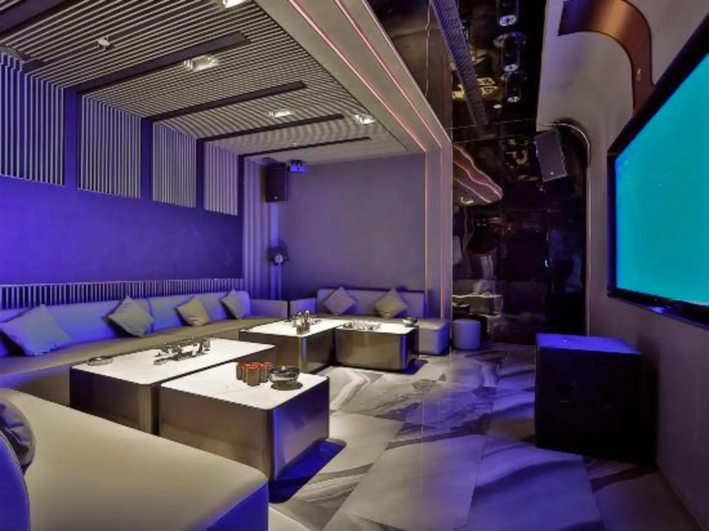 Long You West Lake Hillview International Hotel