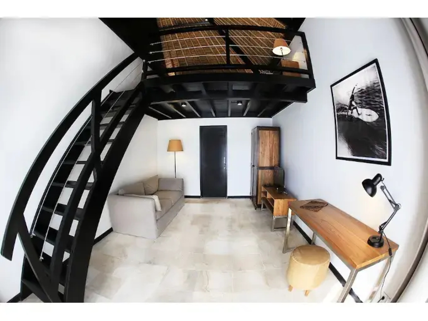 Wave House - Surf Camp