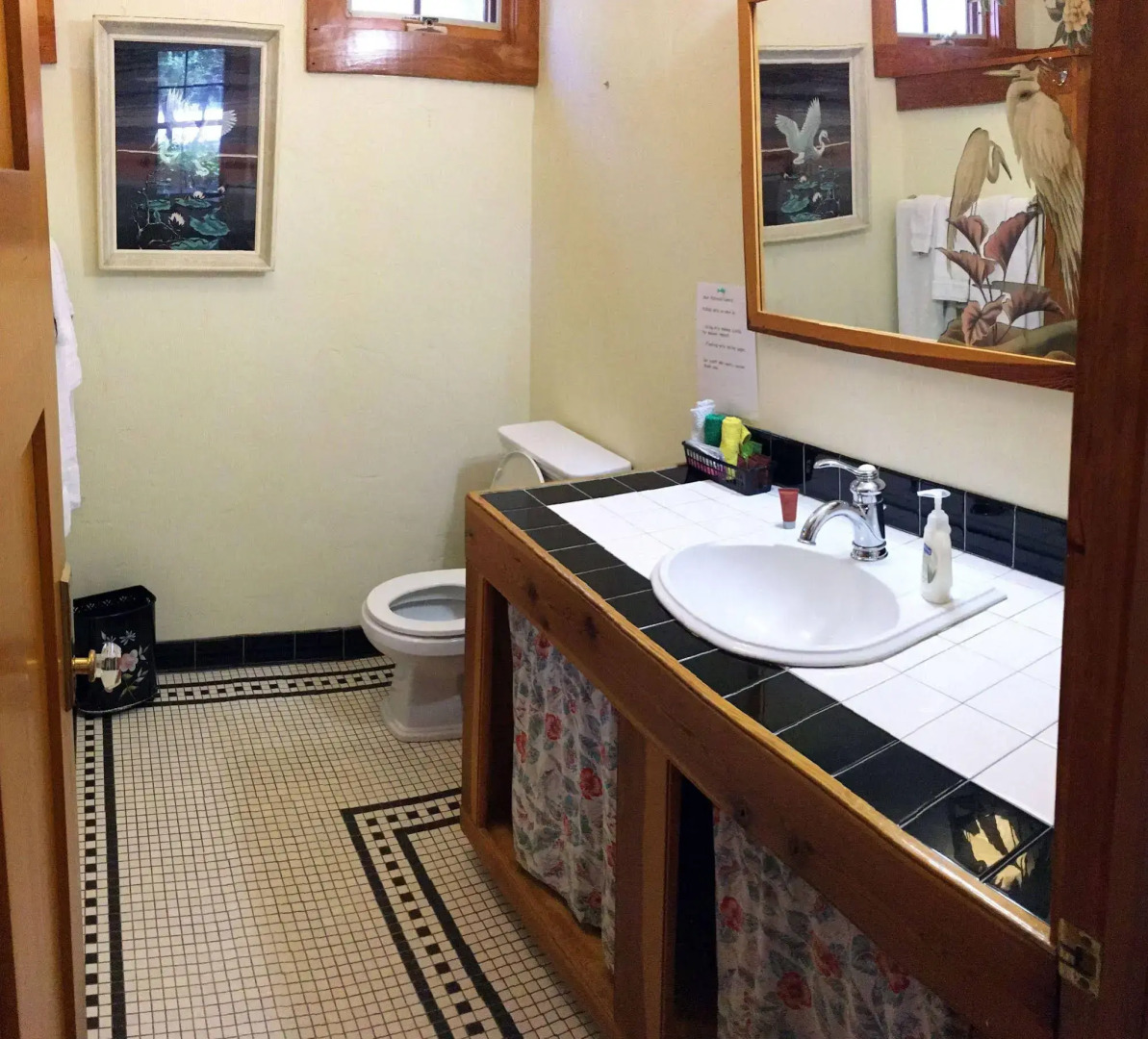 Hibiscus Coffee & Guesthouse