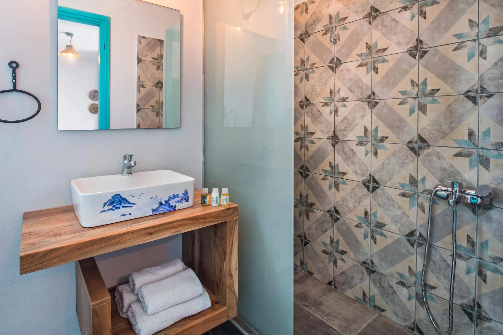 Nissia Beach Apartments and Suites