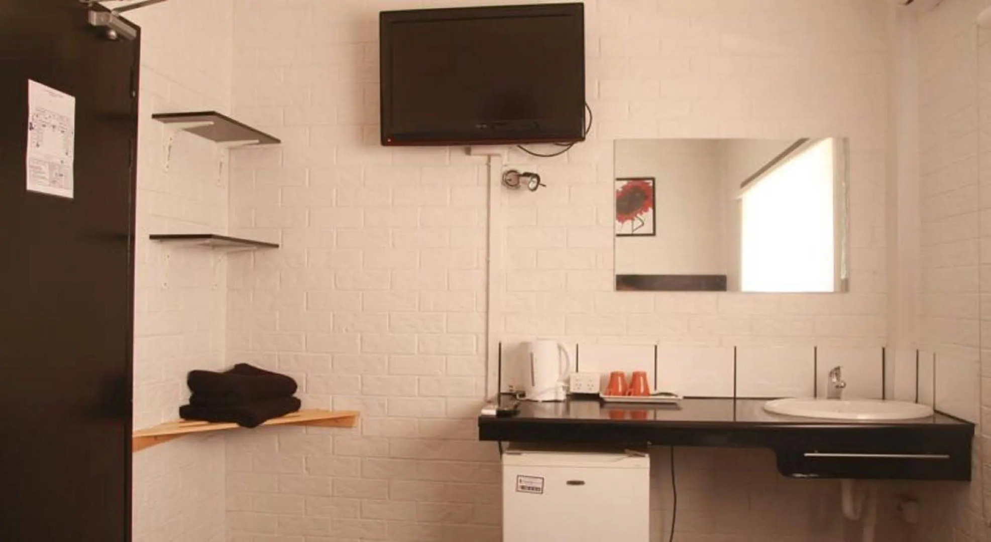 Ascot Budget Inn & Residences