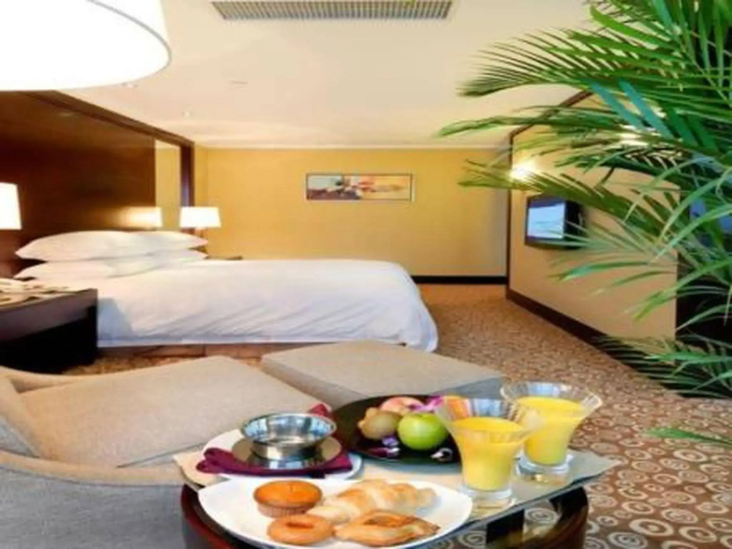 Golden Eagle Summit Hotel Downtown