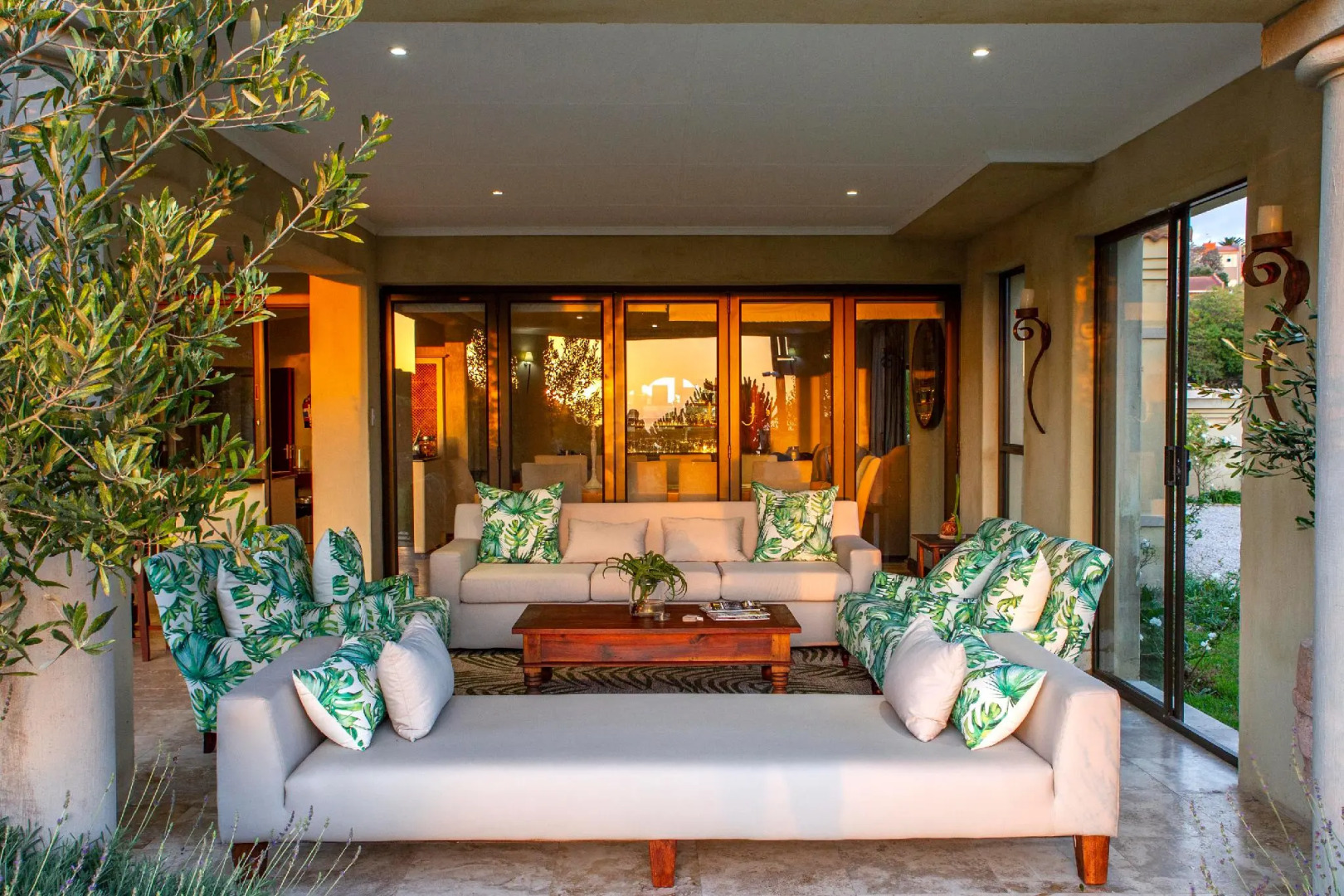 Super Tubes Guesthouse