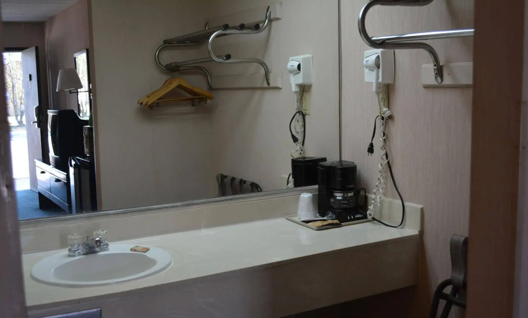 Camilla Inn & Suites