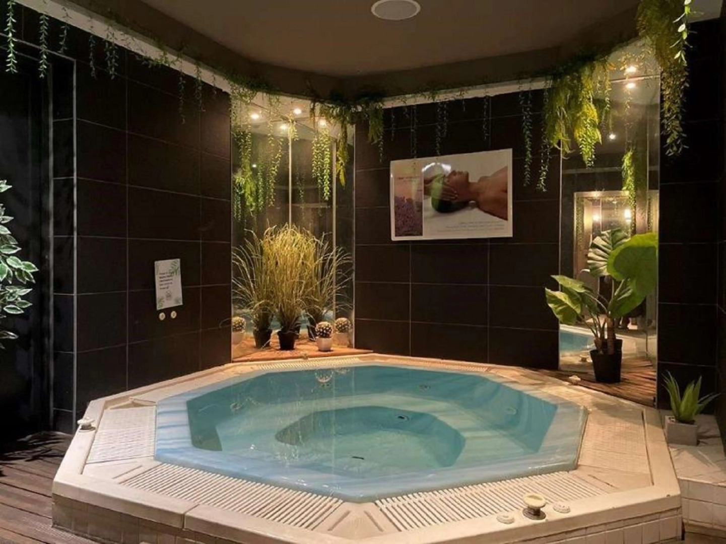 Hotel Kyriad Vichy Spa Cinq Mondes