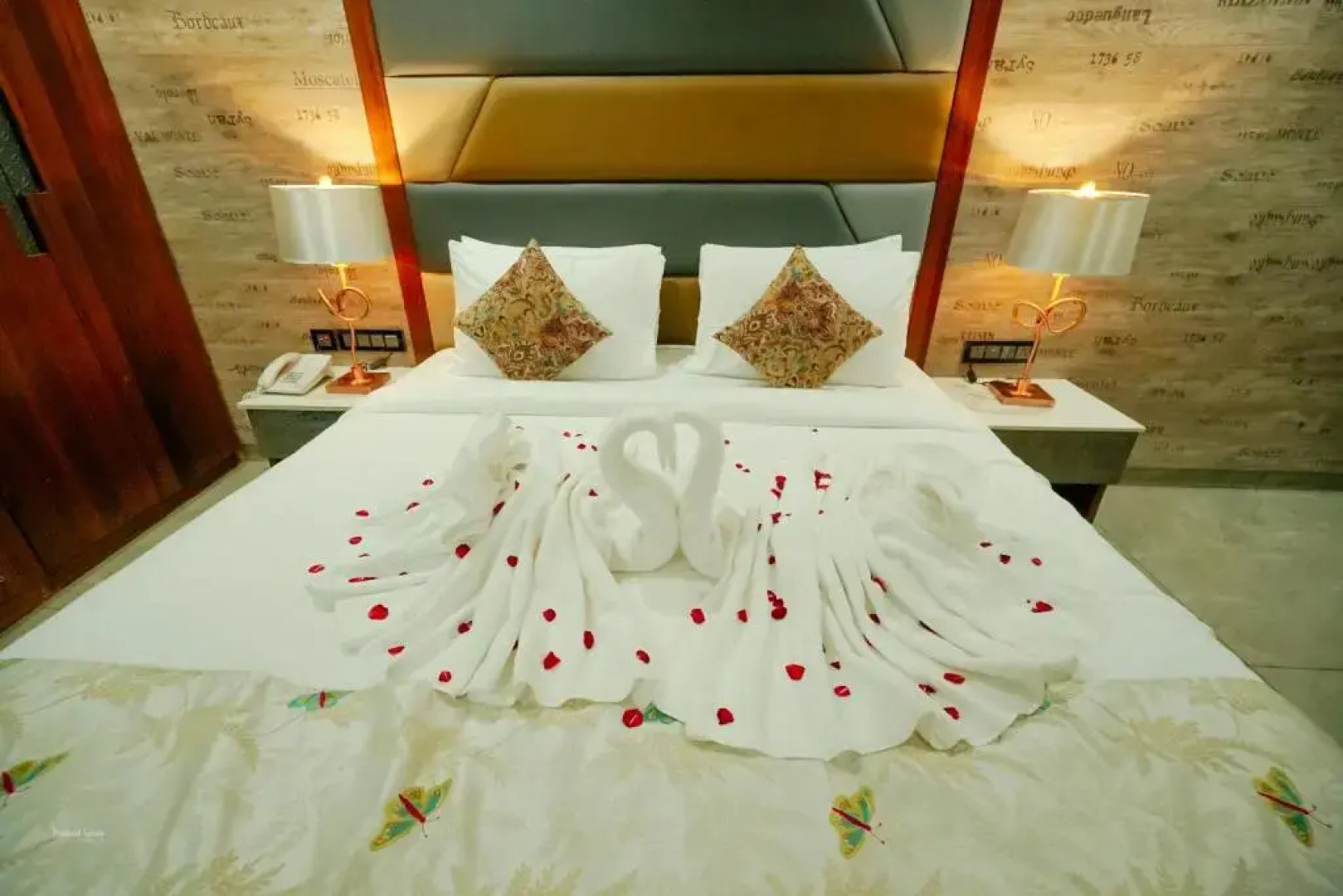 RG Exclusive Hotel-Akola