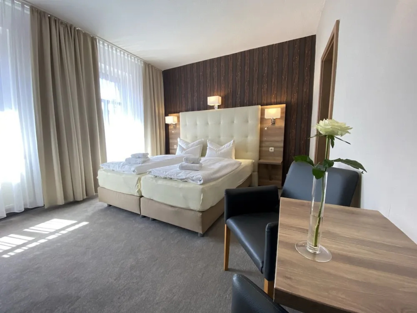 Zur Altstadt - Am Fuße der Osterburg - Gaststätte, Pension, FEWO