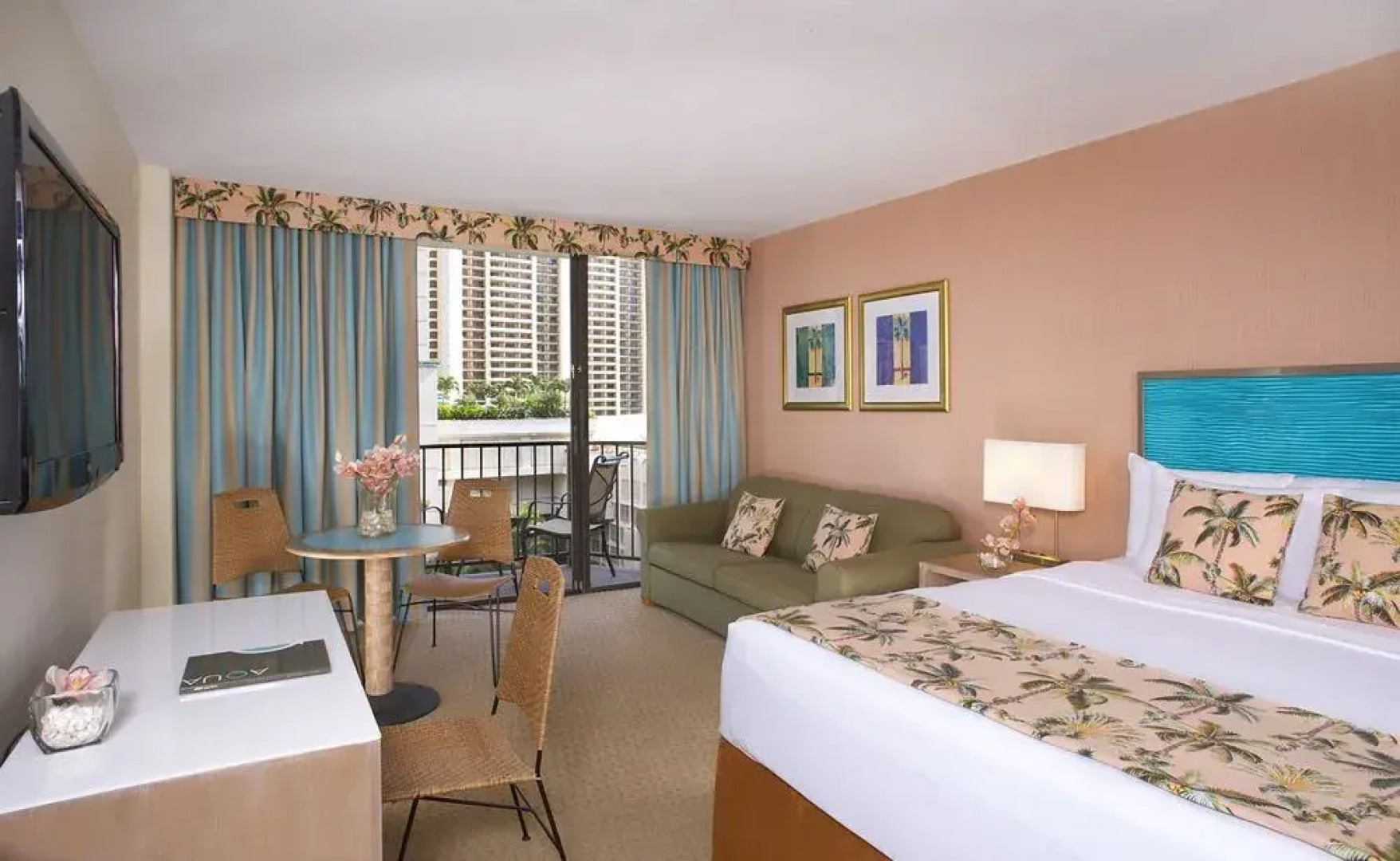 Aqua Palms Waikiki