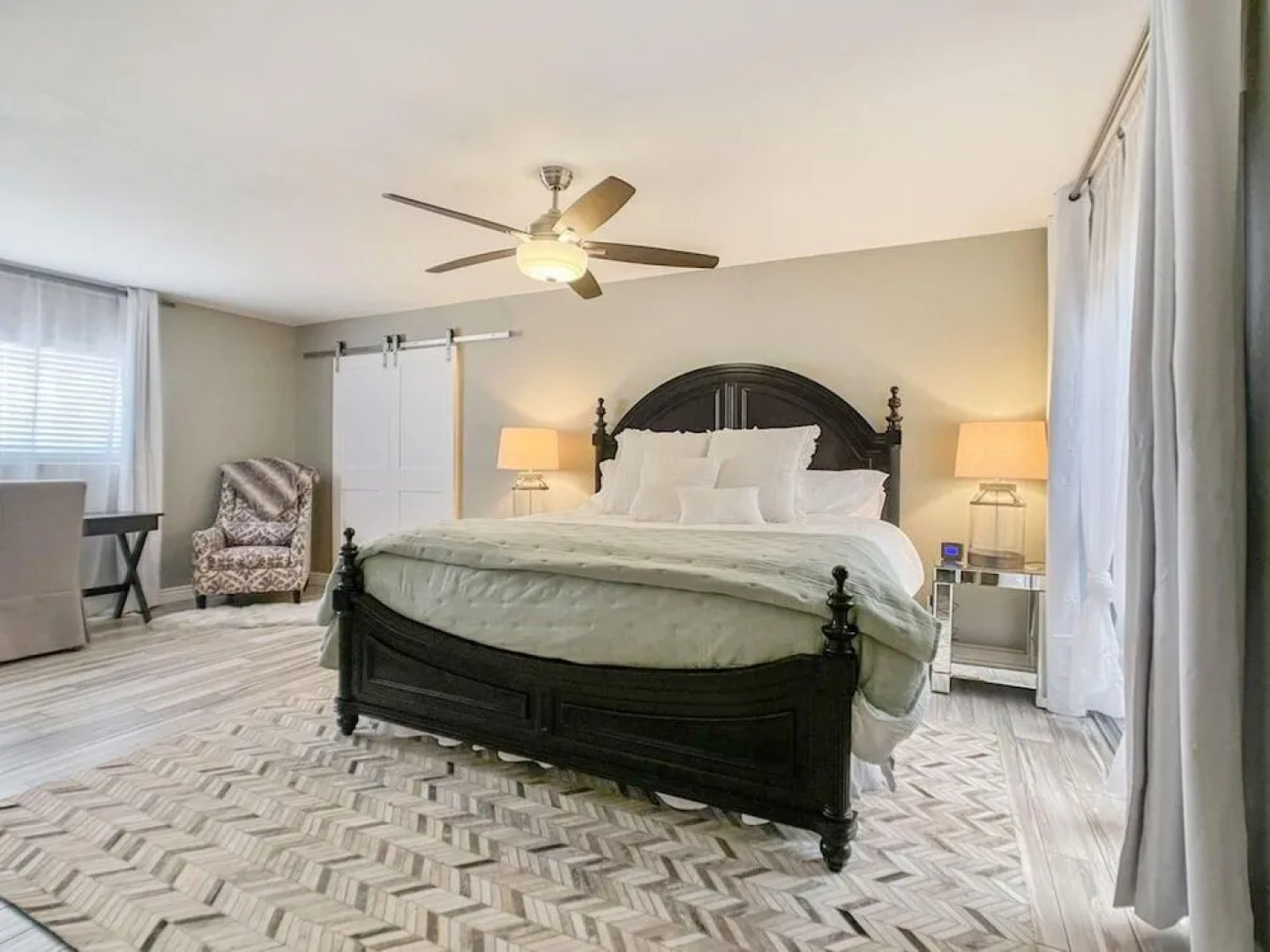 Glendale Charm by Casago