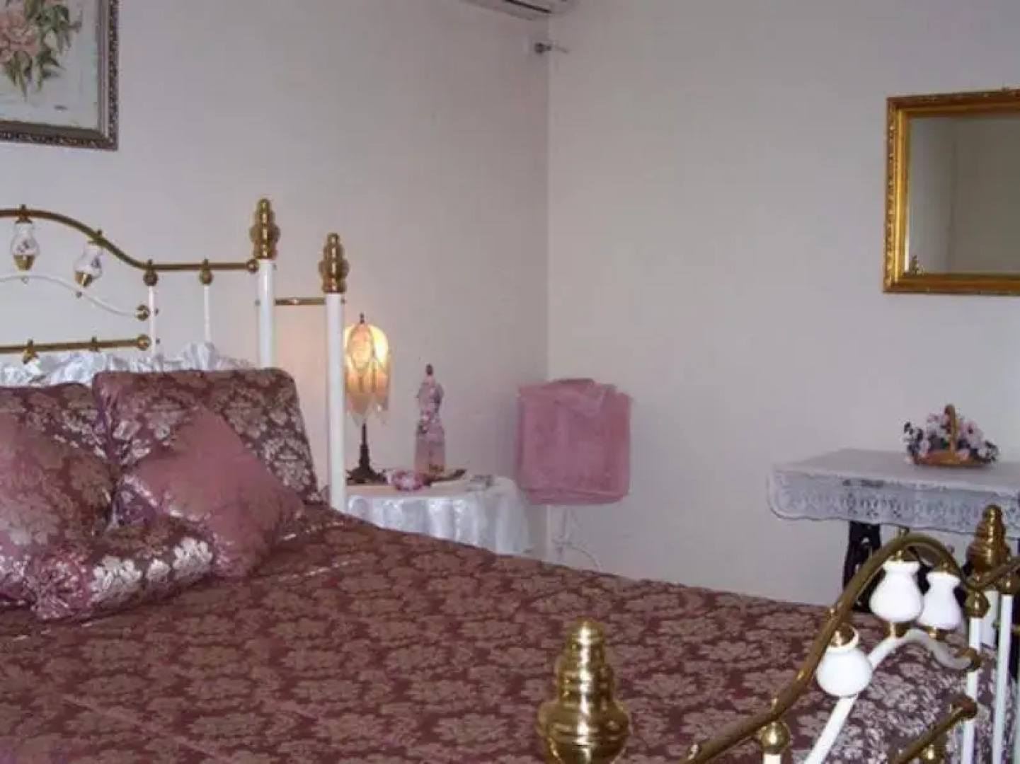 Cottage on Tottenham