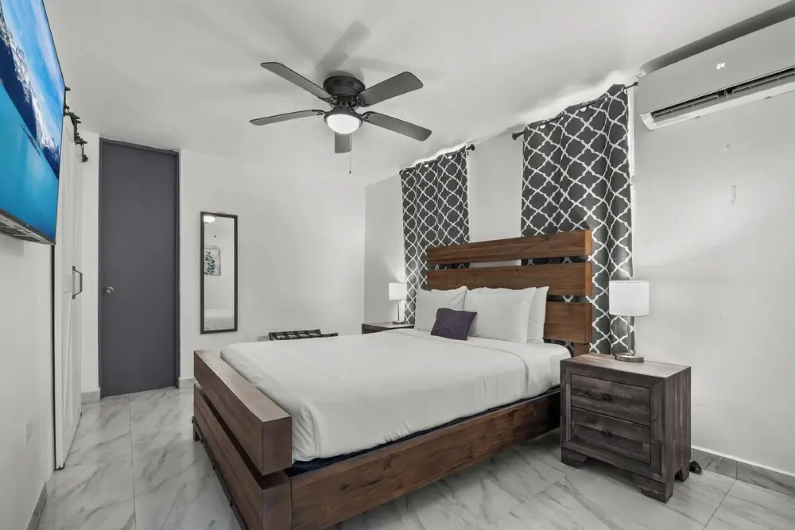 Private Pool Near the Beach Pet Friendly