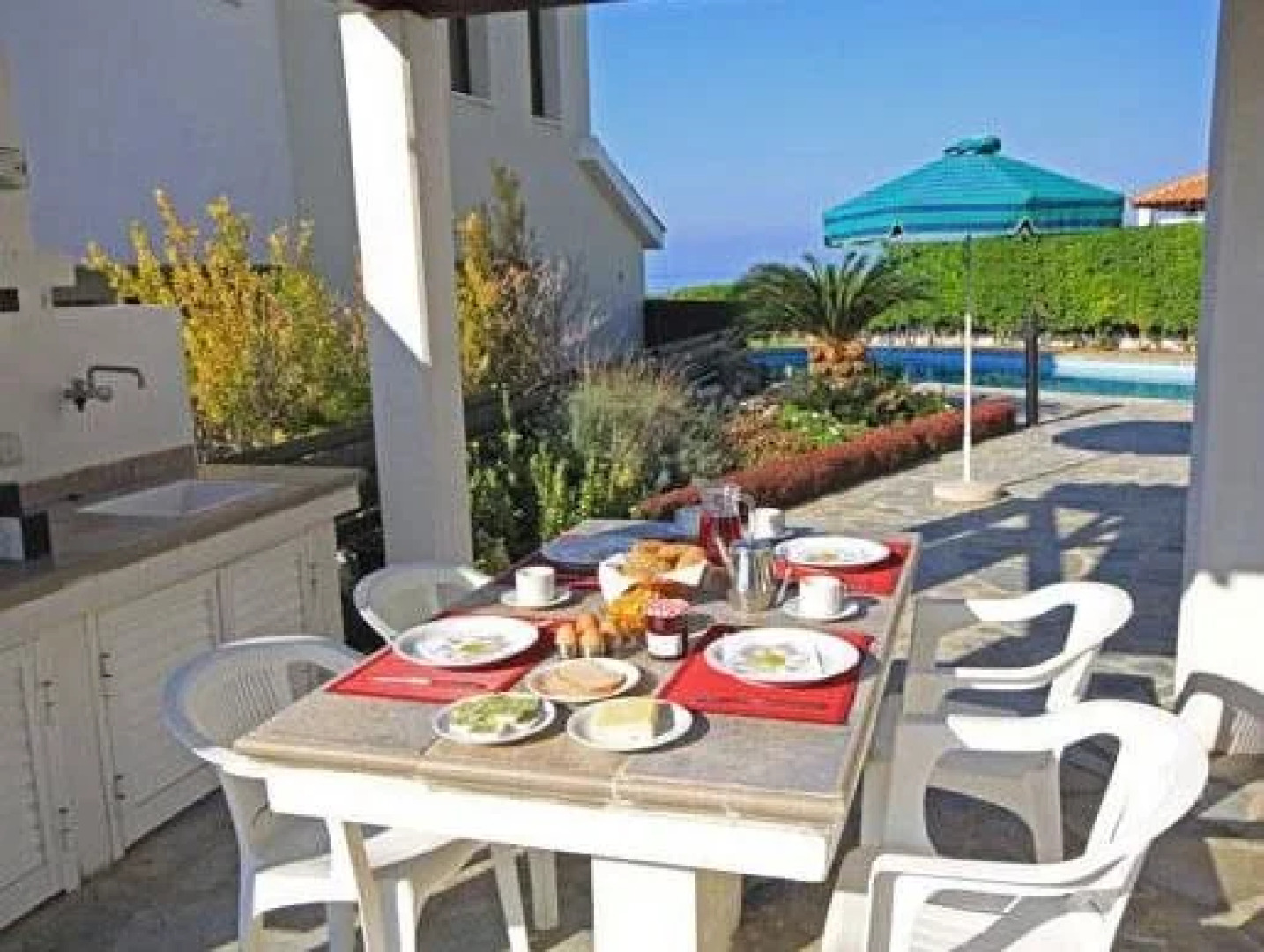 Platzia Beach Villas